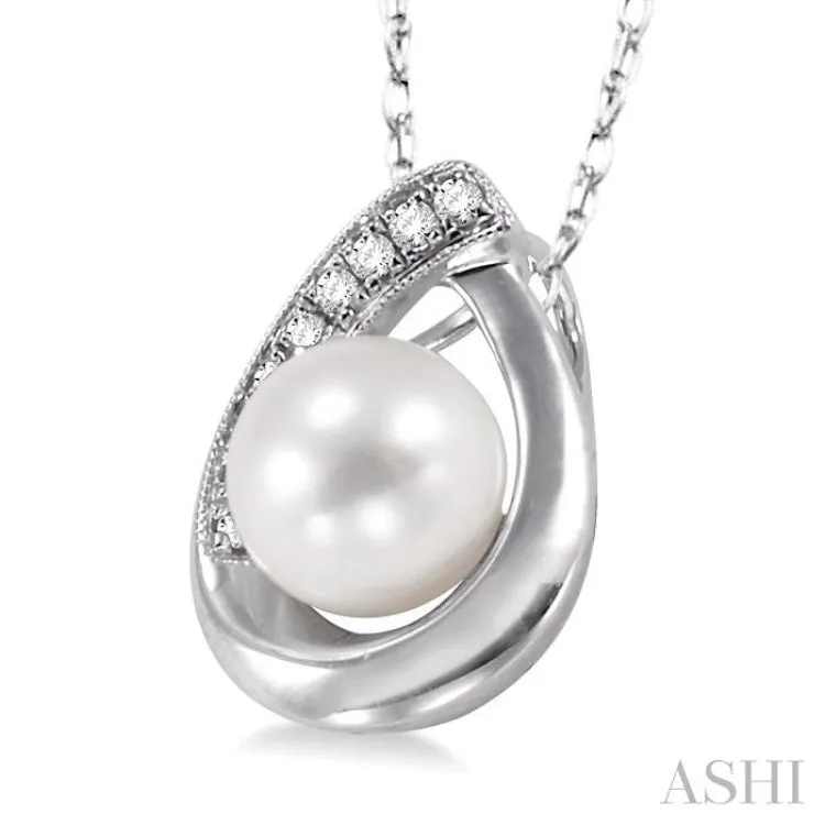 6.5MM Cultured Pearl and 1/20 Ctw Round Cut Diamond Pendant in 14K White Gold with Chain