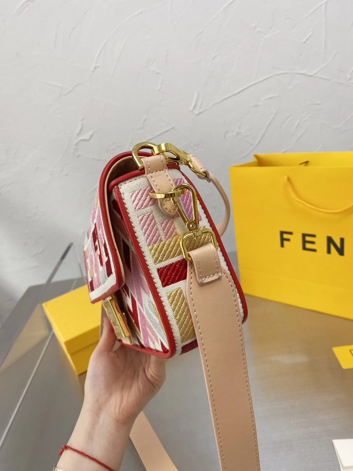 EN   Designer bags by Fendi 119