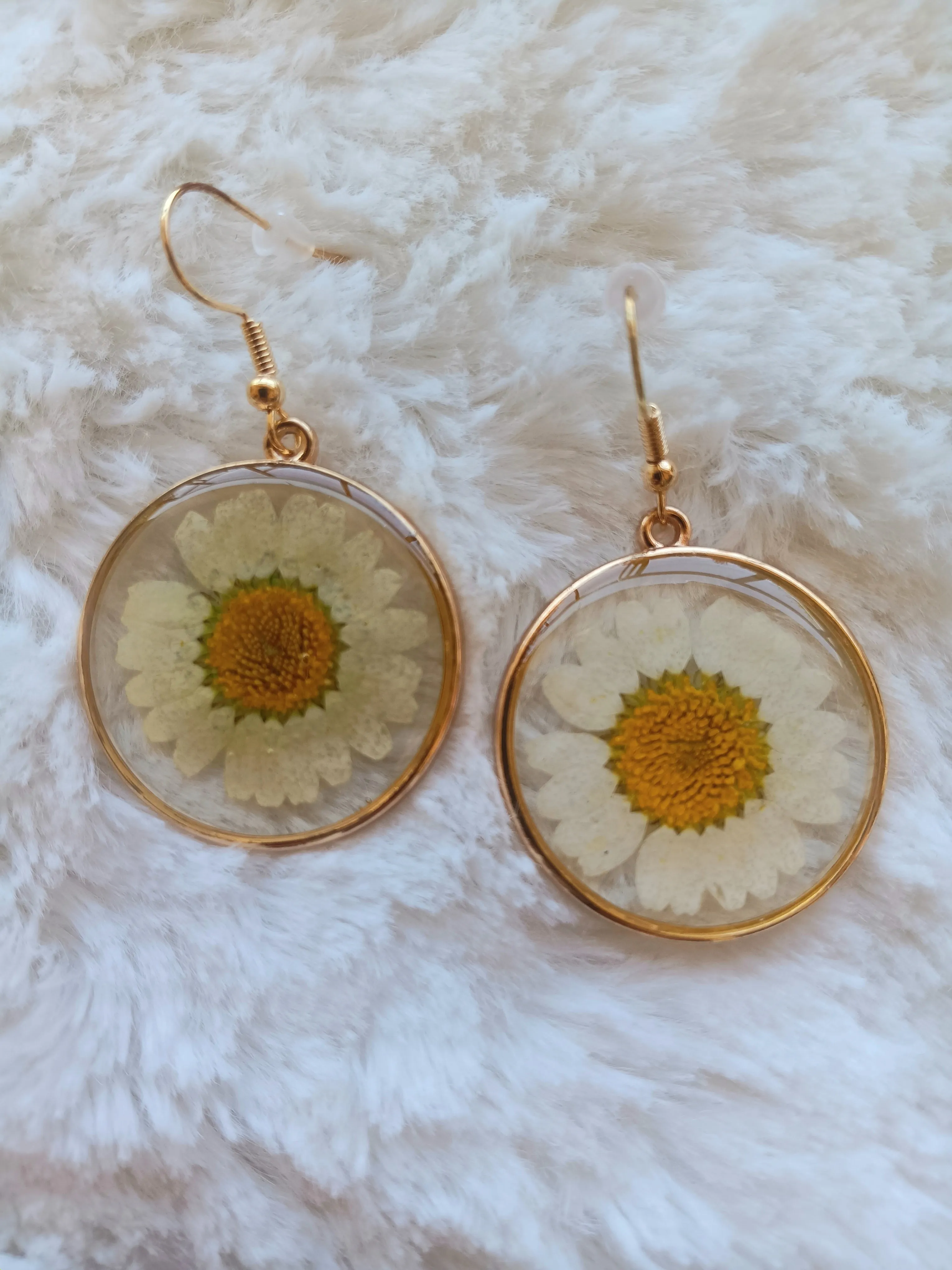 Gorgeous Dried Flower Round Earrings