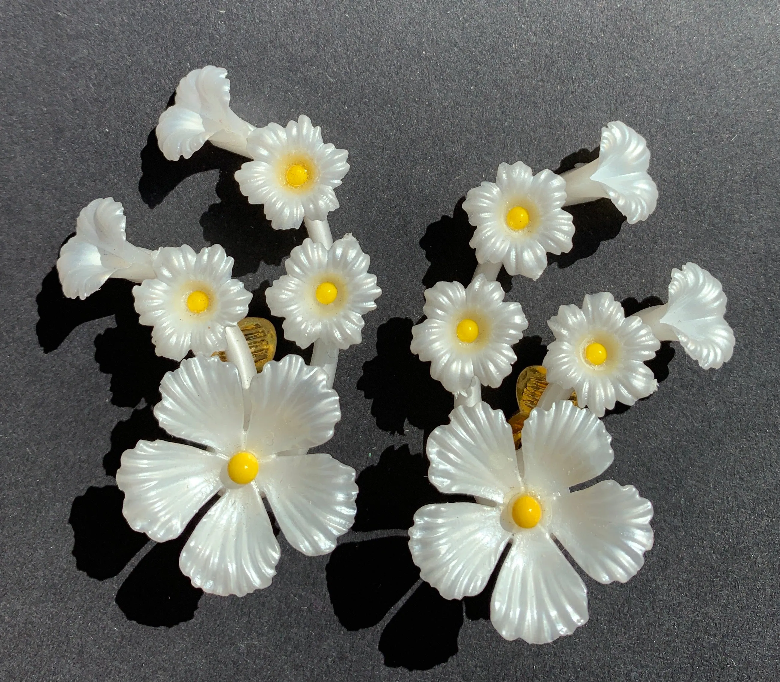 Gorgeous Vintage Shimmery Flowers Clip On Earrings