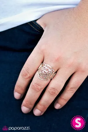 Paparazzi Ring ~ Gorgeous Gardens - Rose Gold