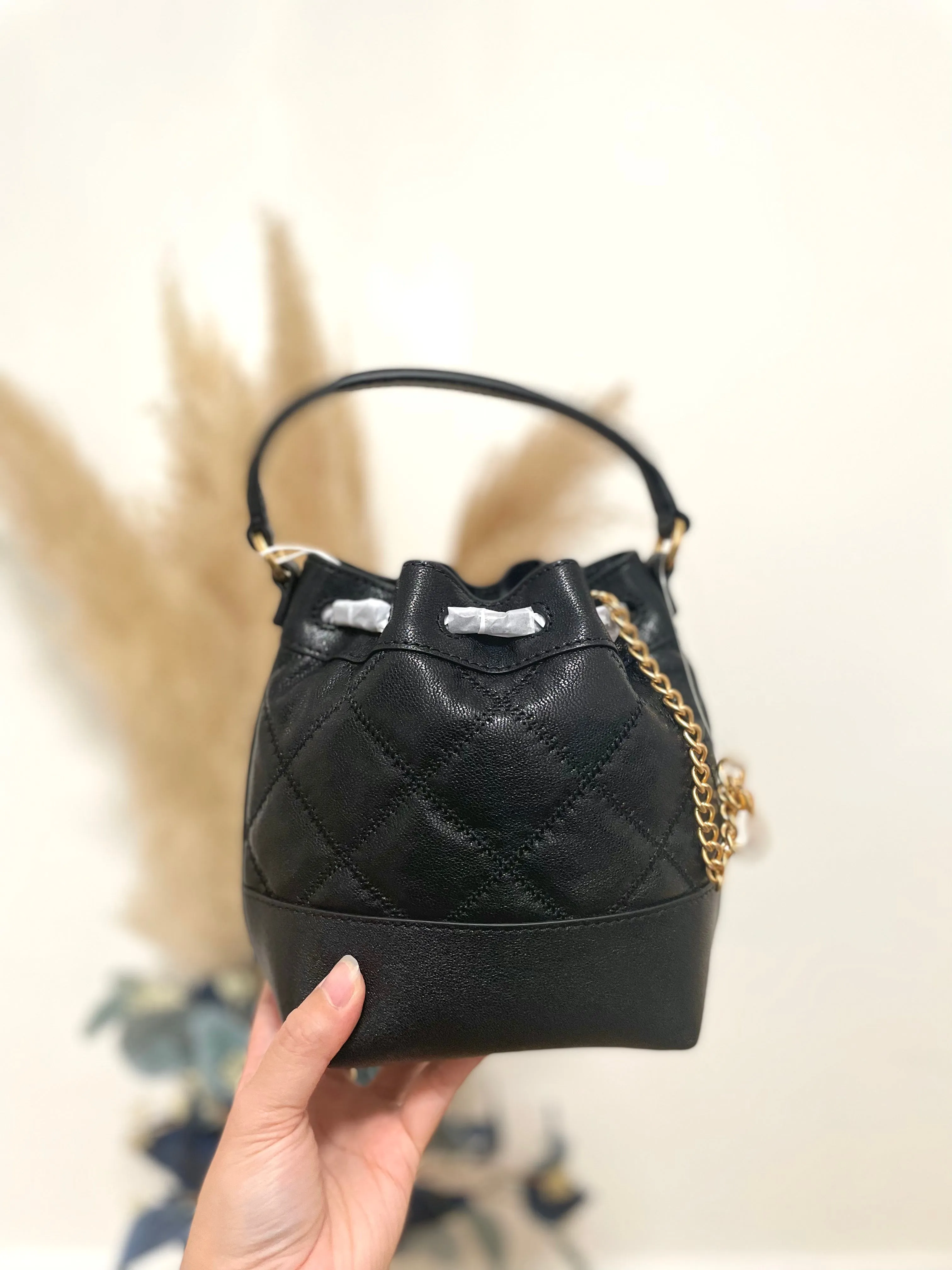 Willa mini bucket bag