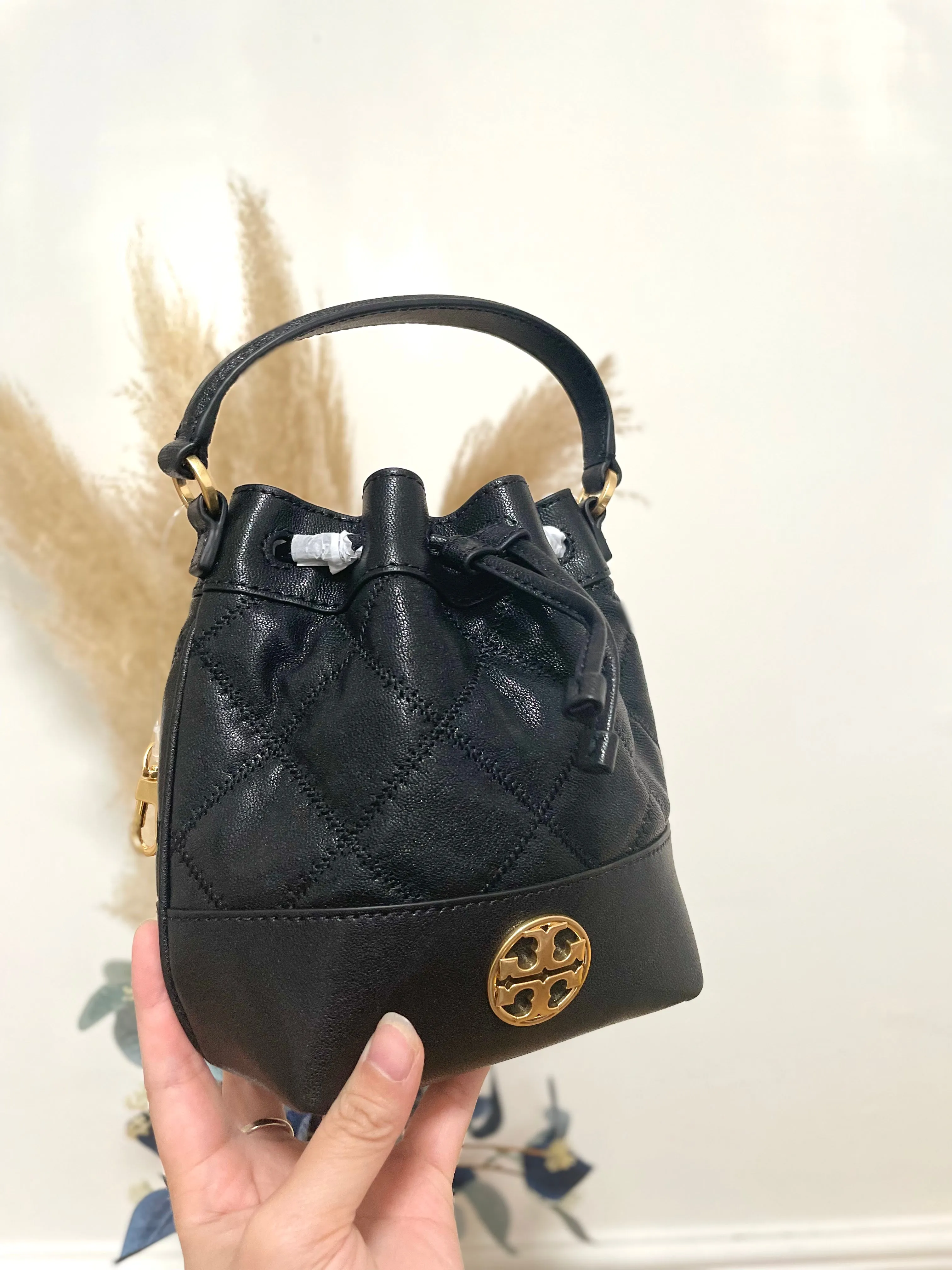 Willa mini bucket bag